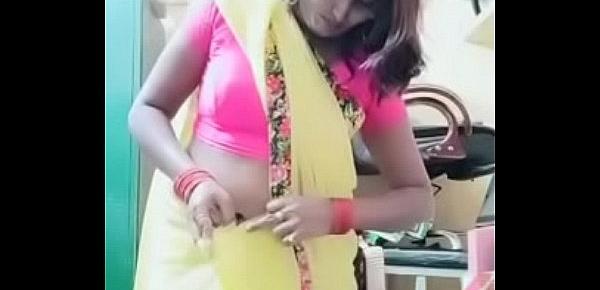  Swathi naidu sexy in yellow saree